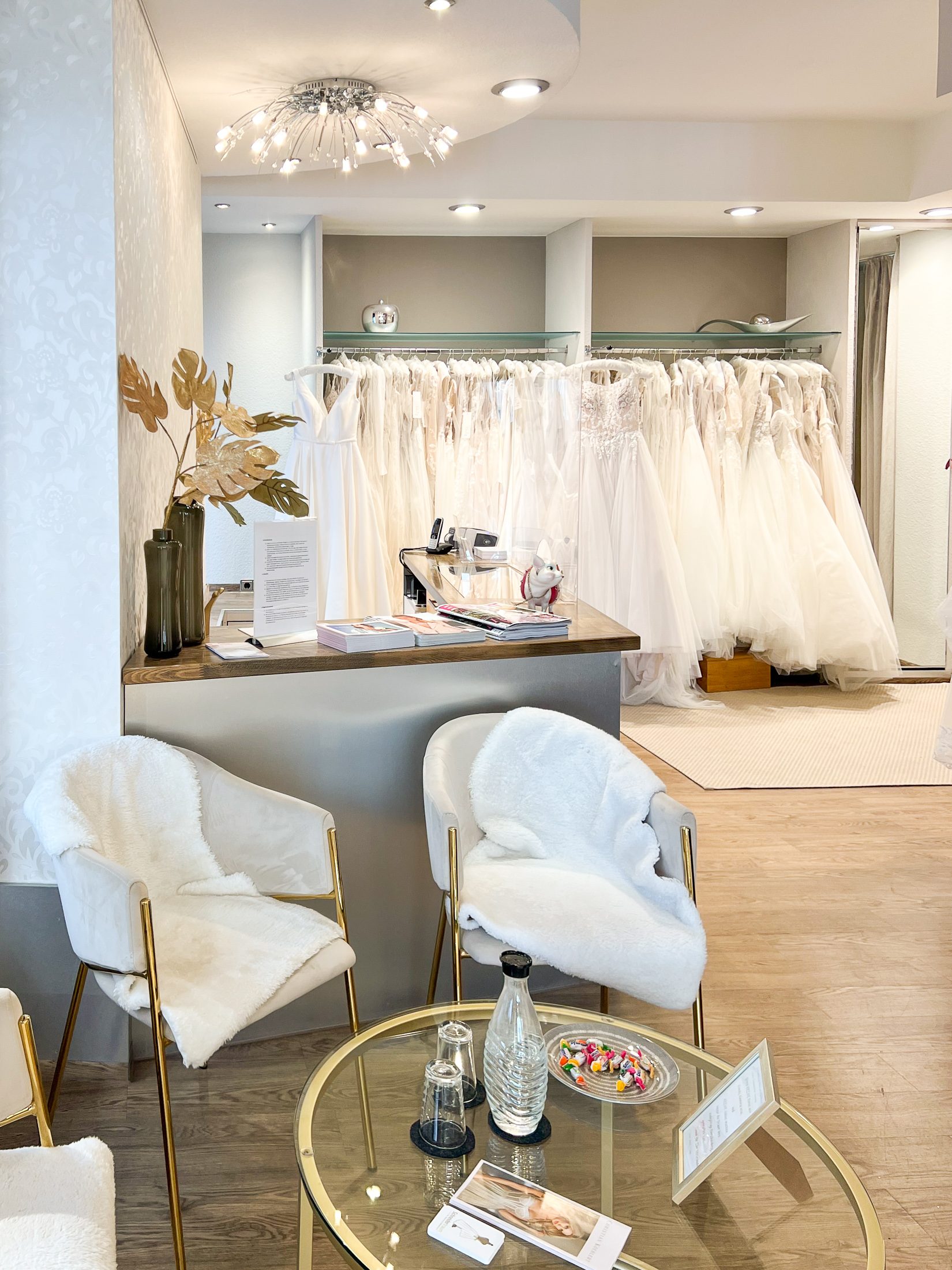 Weiss-Brautmode-Esslingen-Brautkleider-Raum-Stuttgart-2